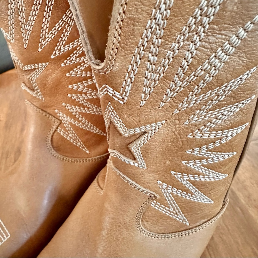 Golden Goose - Women’s low Wish Star boots in camel never worn size 40 (10US) - Picture 5 of 15